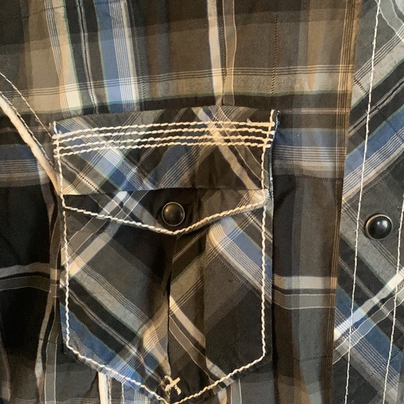BKE black blue and grey plaid snap closure button down size medium - Picture 2 of 9